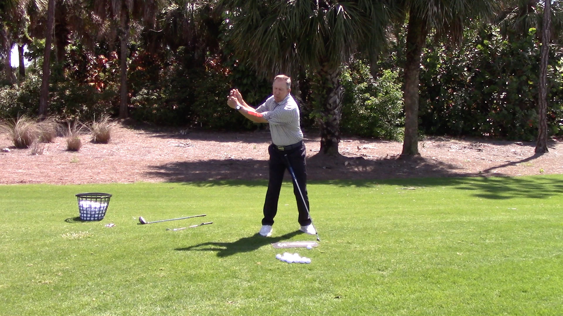 Learn How A Blind Golfer Feels His Swing